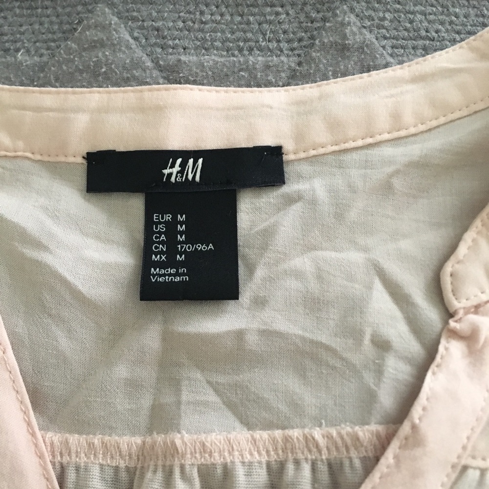 H&M Top - Picture 2 of 2